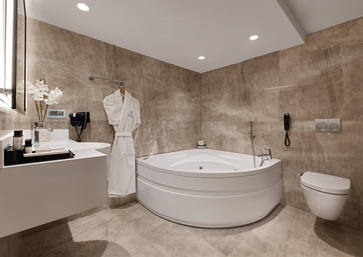 Gleam Collection Hotel اسطنبول المظهر الخارجي الصورة Bathroom